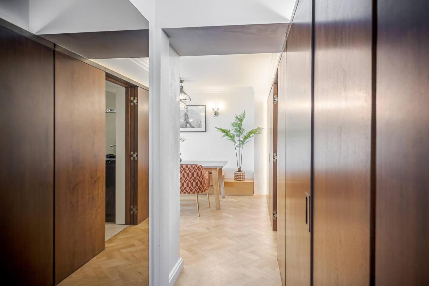 Modern Knightsbridge Apartment With Balcony Overlooking Harrods Prime Location London Exterior foto