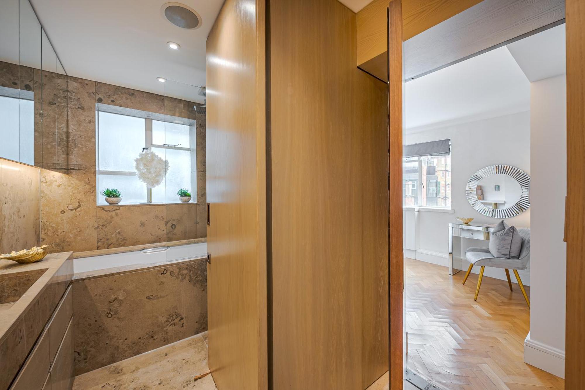 Modern Knightsbridge Apartment With Balcony Overlooking Harrods Prime Location London Exterior foto