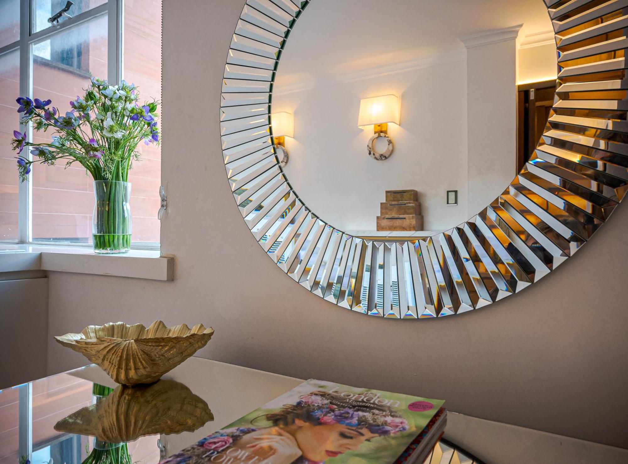 Modern Knightsbridge Apartment With Balcony Overlooking Harrods Prime Location London Exterior foto
